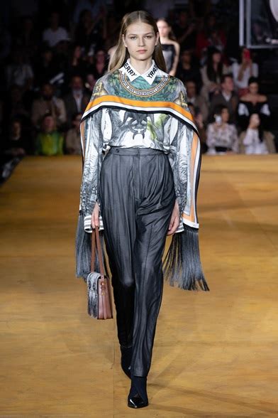 burberry sfilata primavera estate 2020|burberry runway 2020.